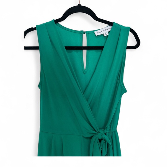 Green Sleeveless Wrap Romper - Picture 2 of 8